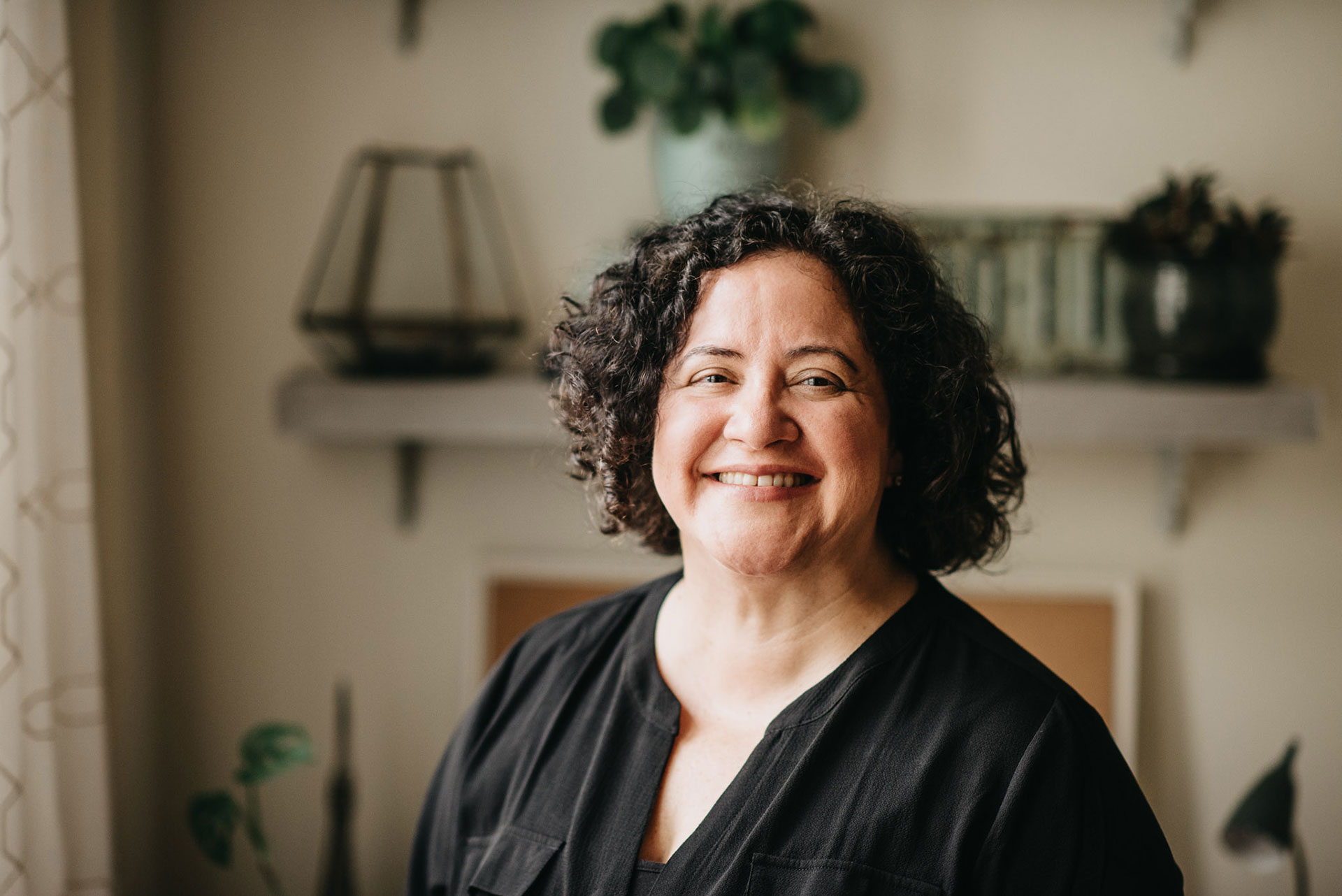 Lisa Galvez headshot